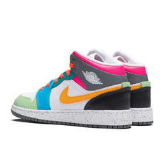 Air Jordan 1 Mid SE GS White Taxi Dark Shadow Hyper Pink