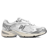 725v1 White Metallic Silver Slate Grey