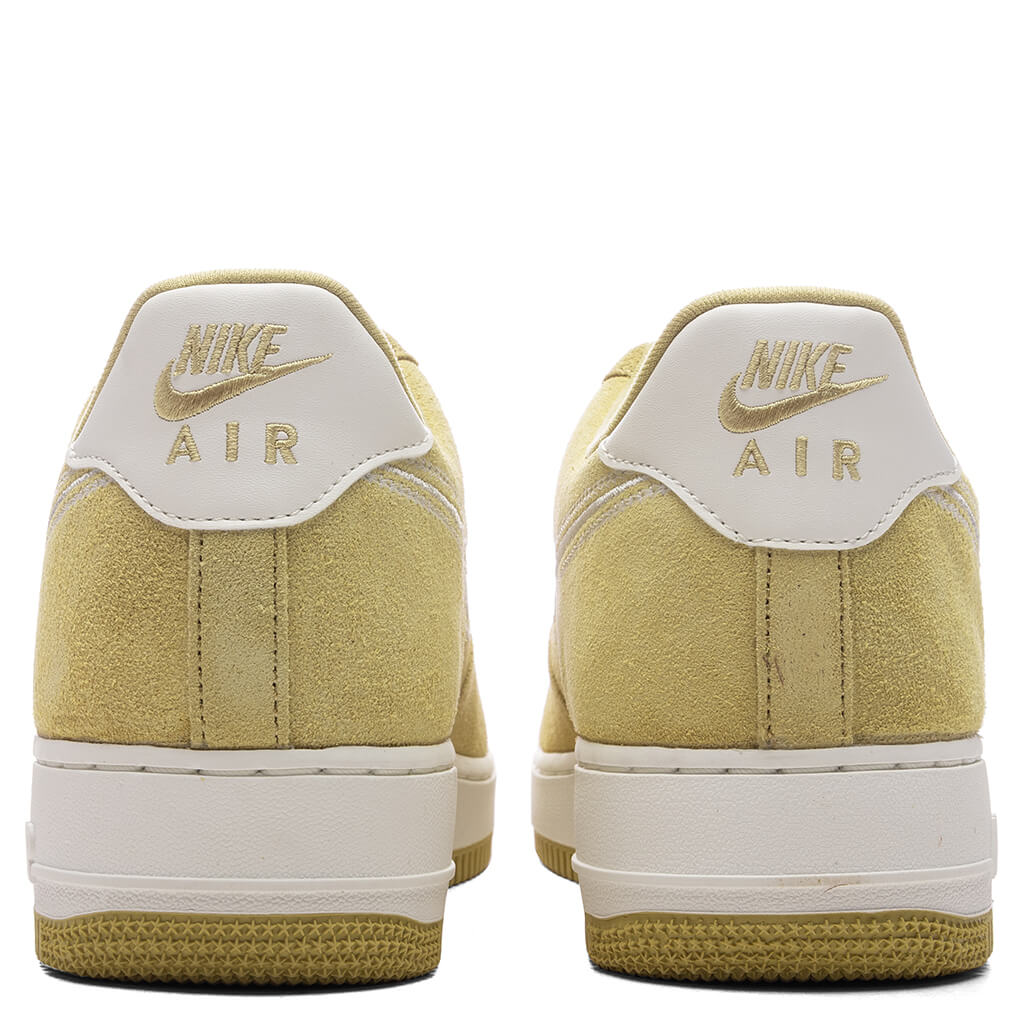 Air Force 1 07 LV8 Buff Gold Sail