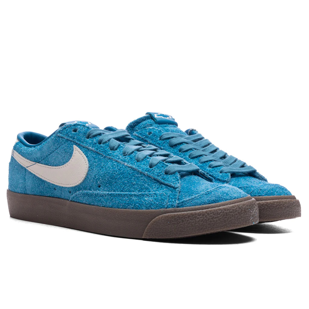 Nike x Devin Booker x Chevrolet Blazer Low Book Surf Blue QS Surf Blue Sail Gum Dark Brown