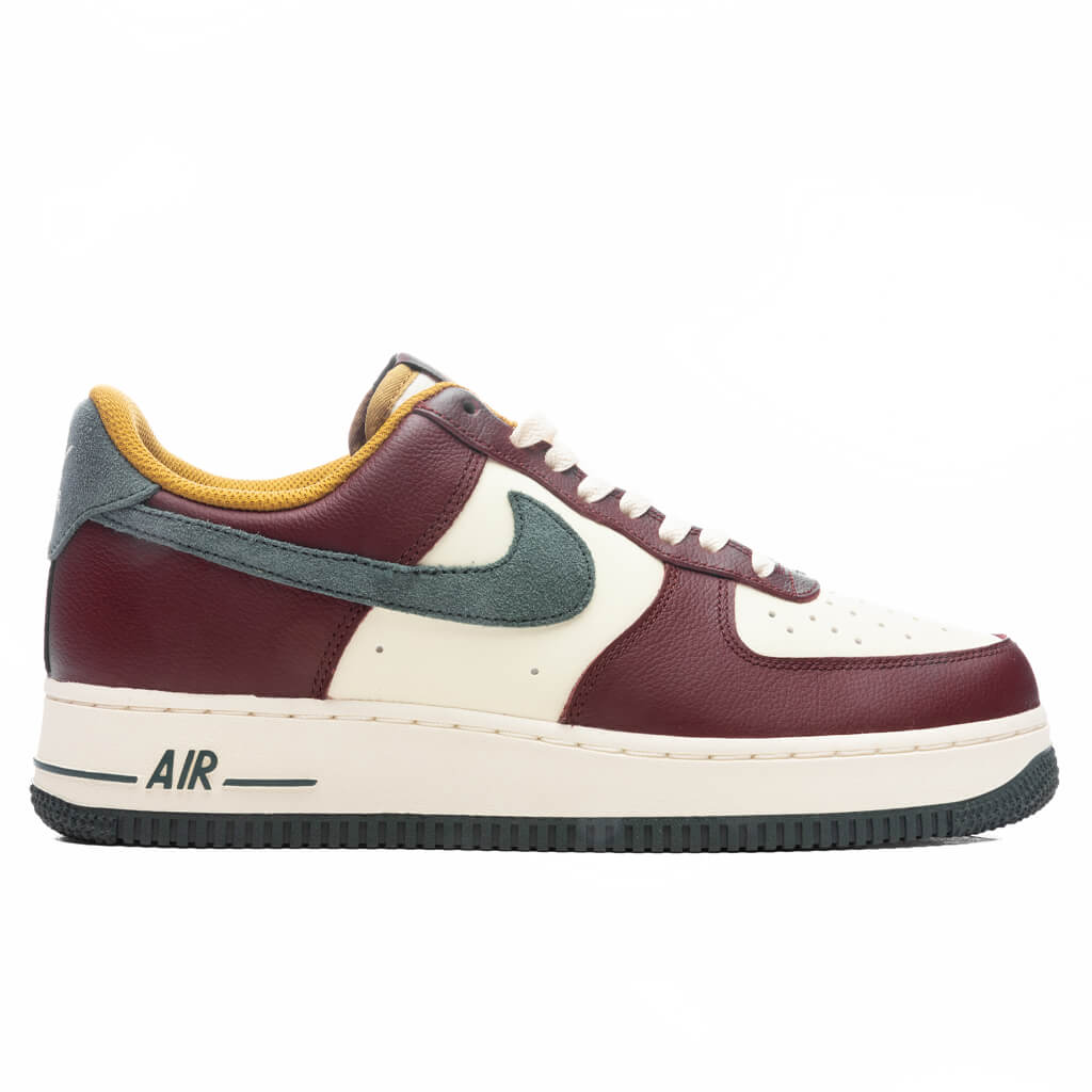 Air Force 1 07 Lv8 Coconut Milk Vintage Green Dark Team Red
