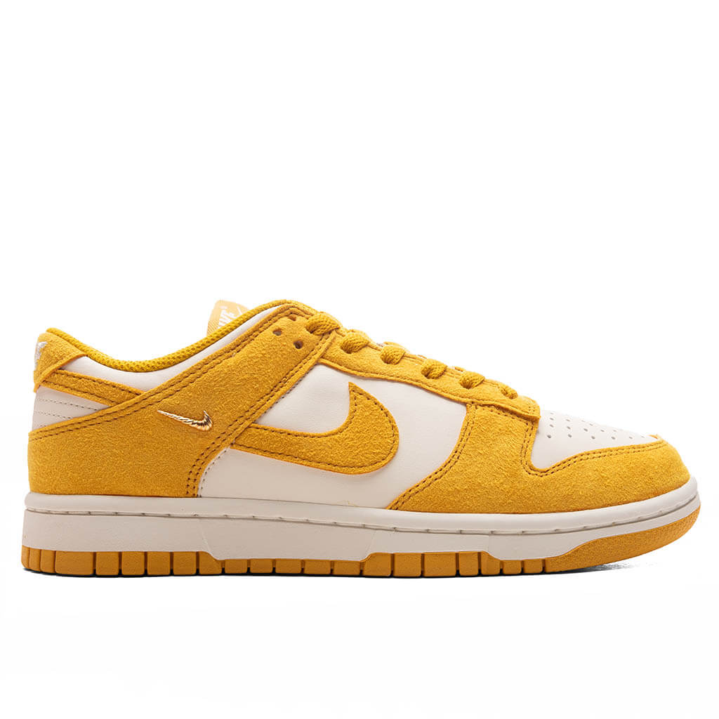 Womens Dunk Low Pale Ivory Dark Sulfur Sail