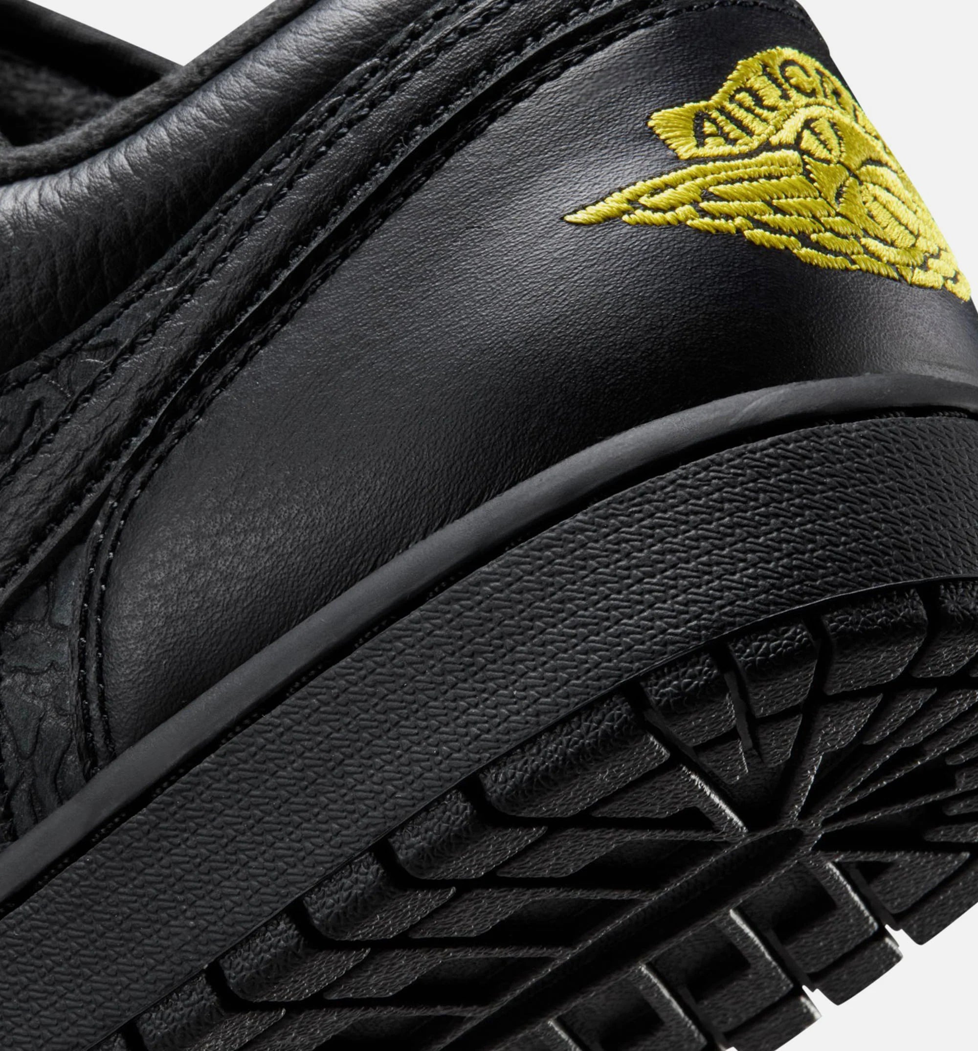 Air Jordan 1 Low SE Mens Lifestyle Shoe Black Anthracite Tour Yellow