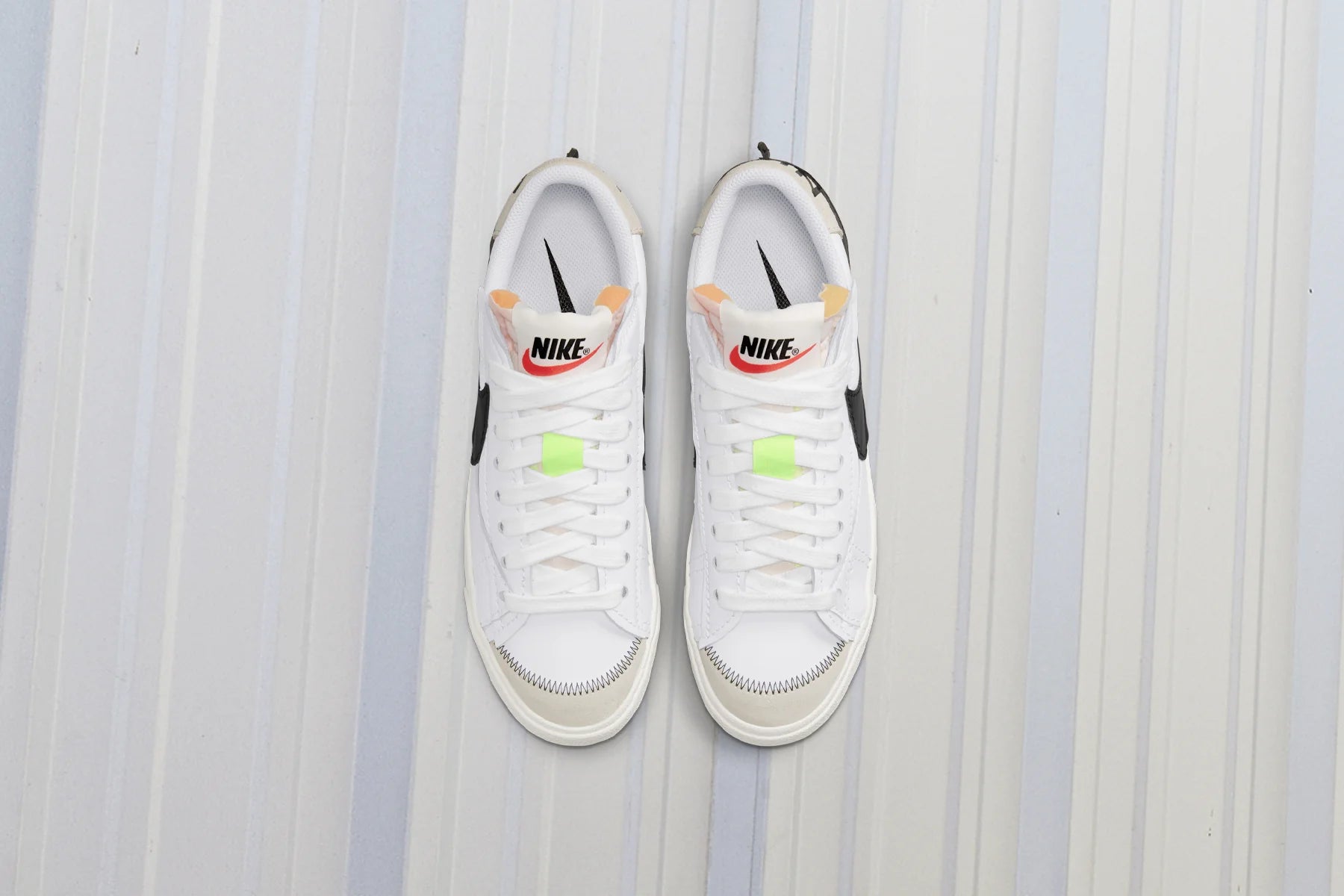 Blazer Low 77 Jumbo White Black Sail