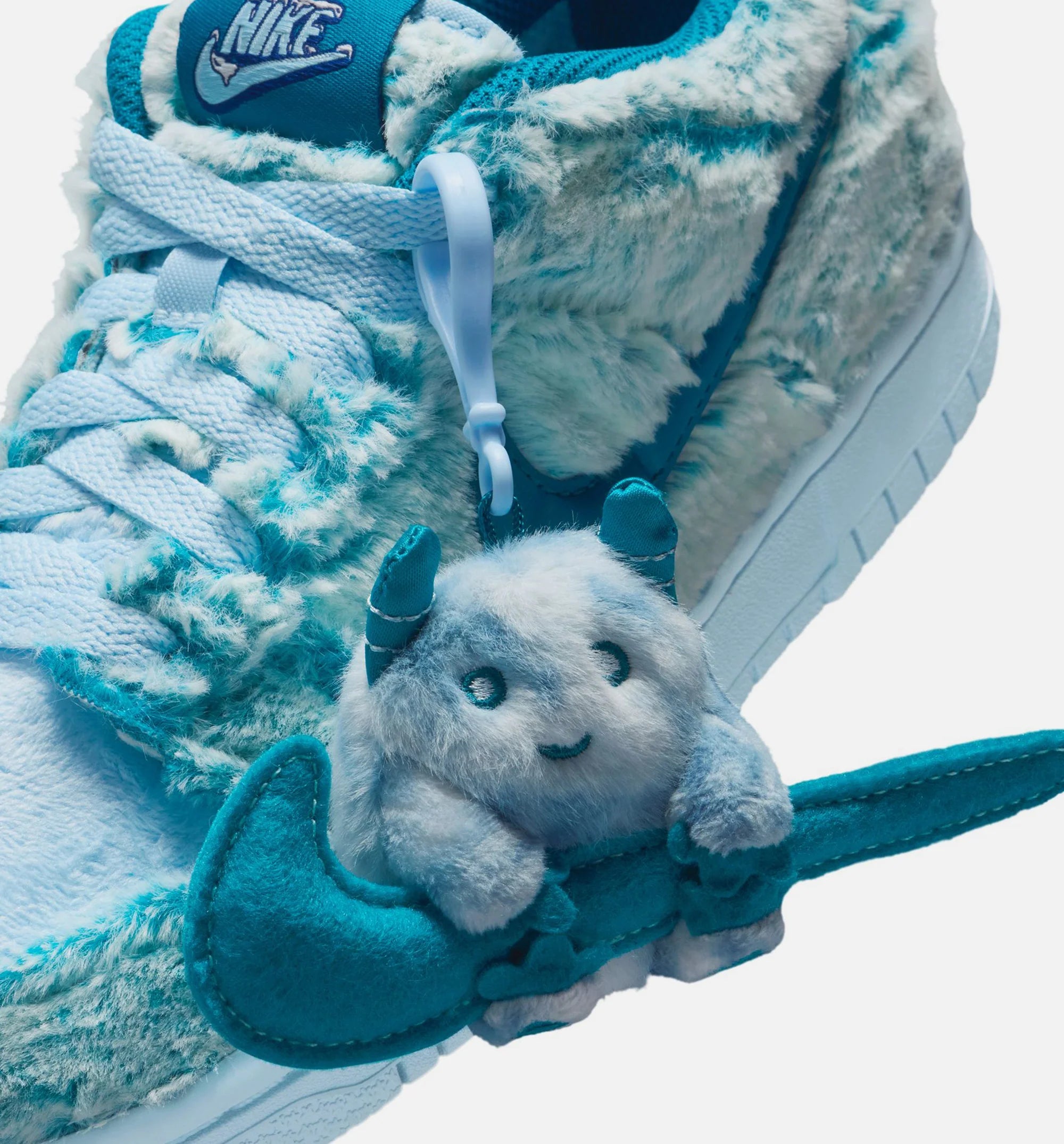 Dunk Low Abominable Snowman Grade School Lifestyle Shoe Green Abyss White Celestine Blue