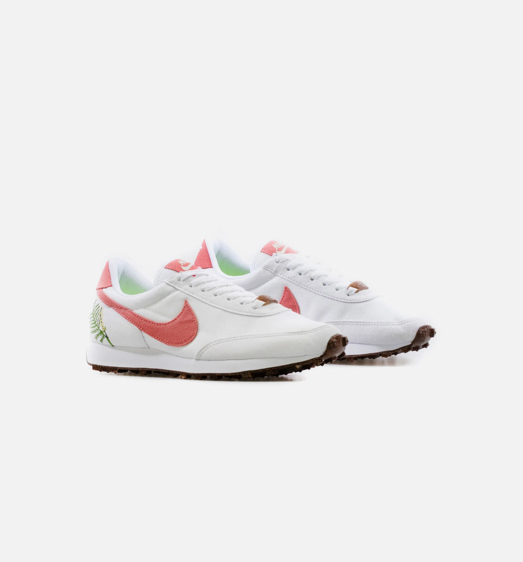 Daybreak SE Catechu Womens Lifestyle Shoe White Red