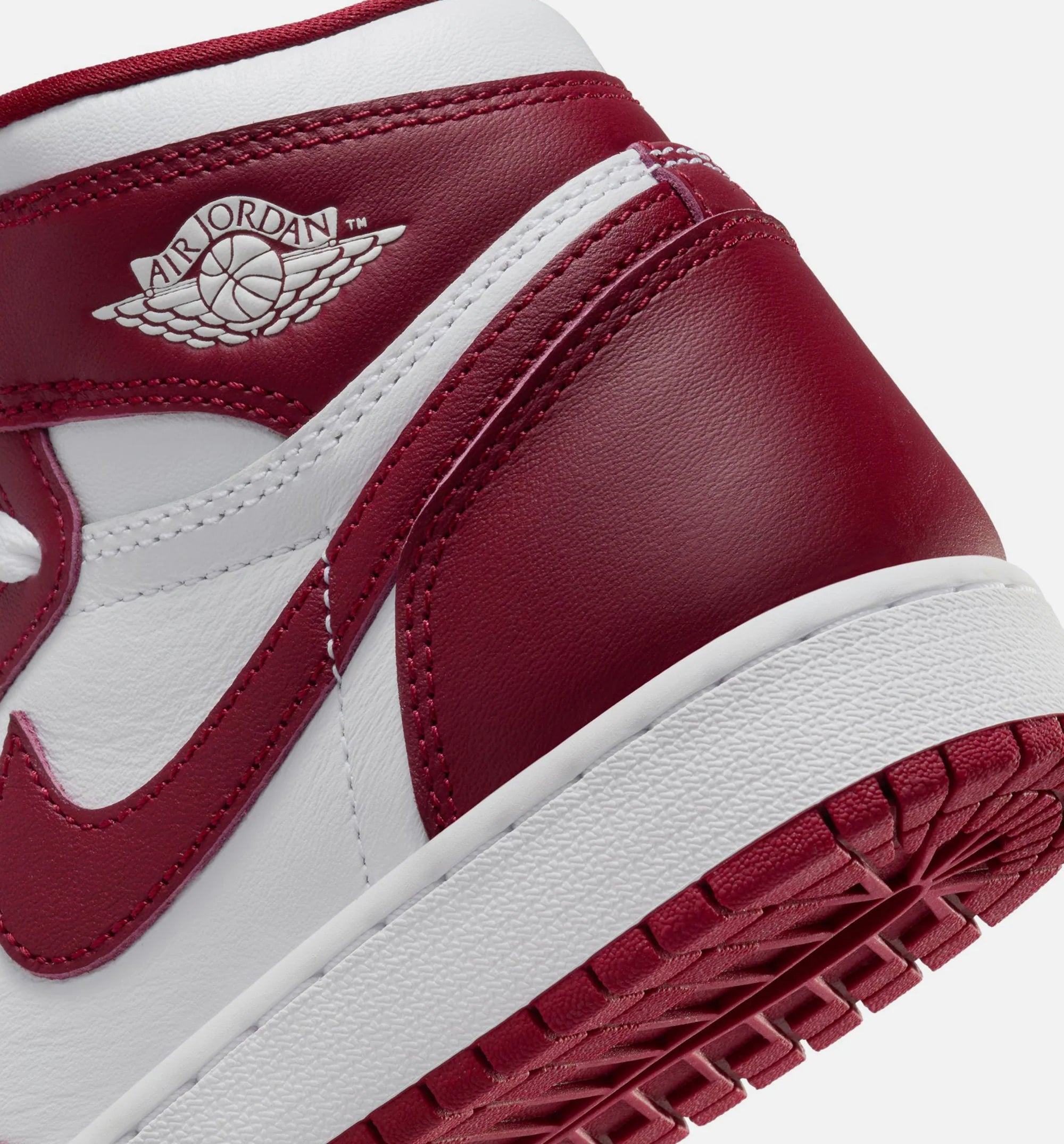 Air Jordan 1 Retro High OG Artisanal Red Grade School Lifestyle Shoe White Team Red