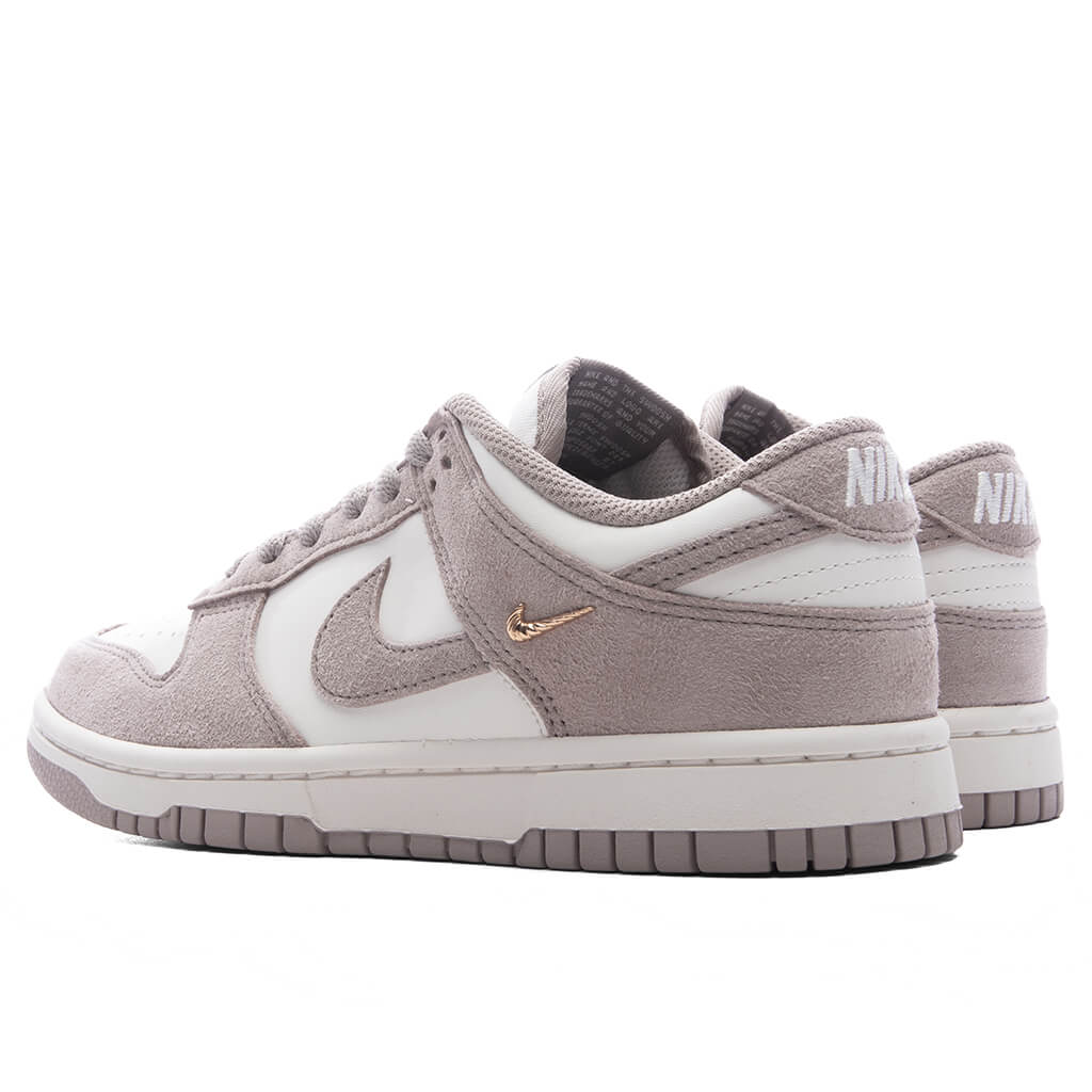 Womens Dunk Low Sail Malt Metallic Gold
