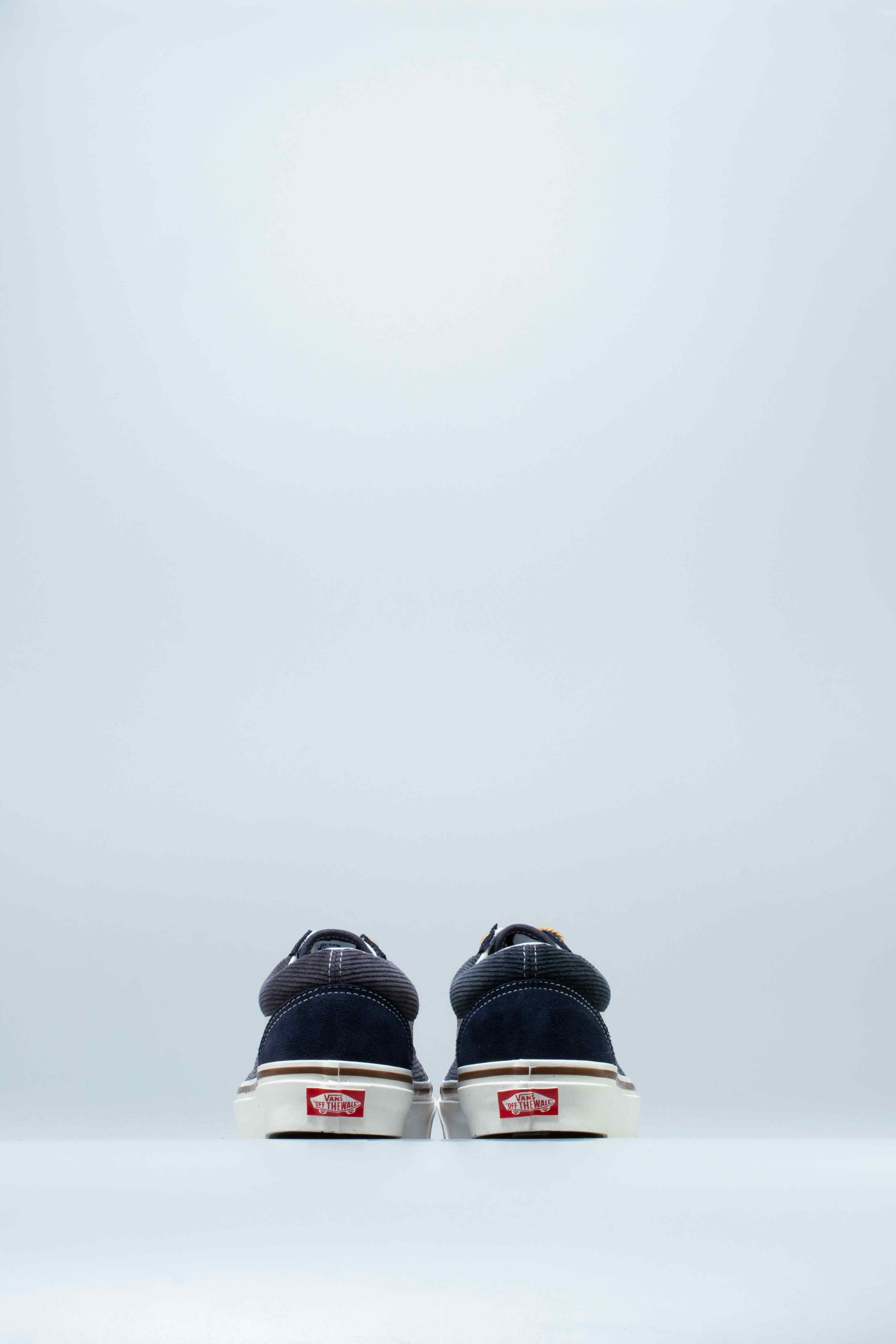 Anaheim Factory Old Skool 36 DX Mens Shoe OG Navy Suede Corduroy