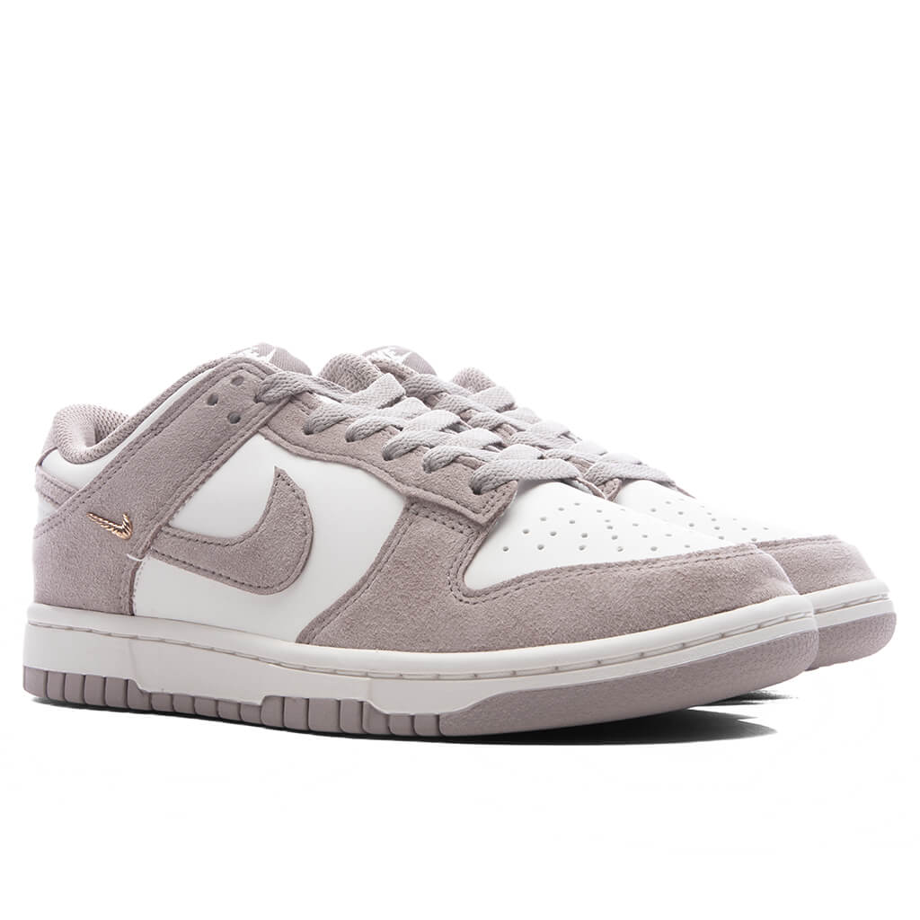 Womens Dunk Low Sail Malt Metallic Gold