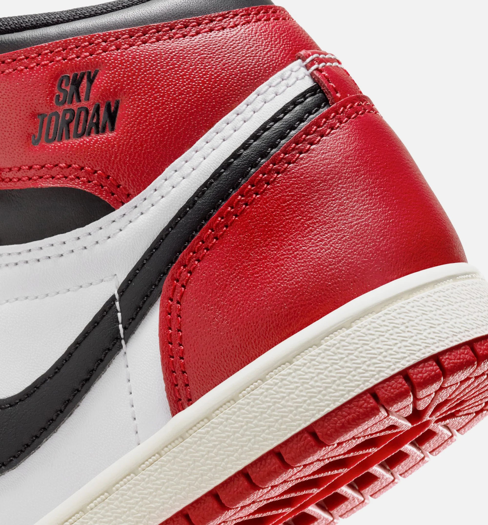 Air Jordan 1 Retro High OG Black Toe Preschool Lifestyle Shoe White Black Varsity Red Sail