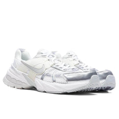 Womens V2K Run White Metallic Silver Platinum Tint