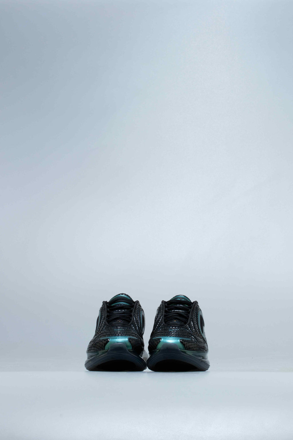 Air Max 720 Retro Womens Shoes Black Metallic Silver