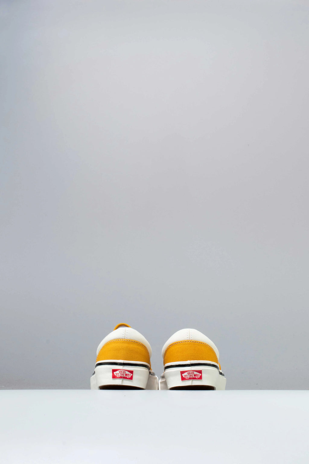 Anaheim Factory Era 95 DX Mens Shoe OG Saffron OG White