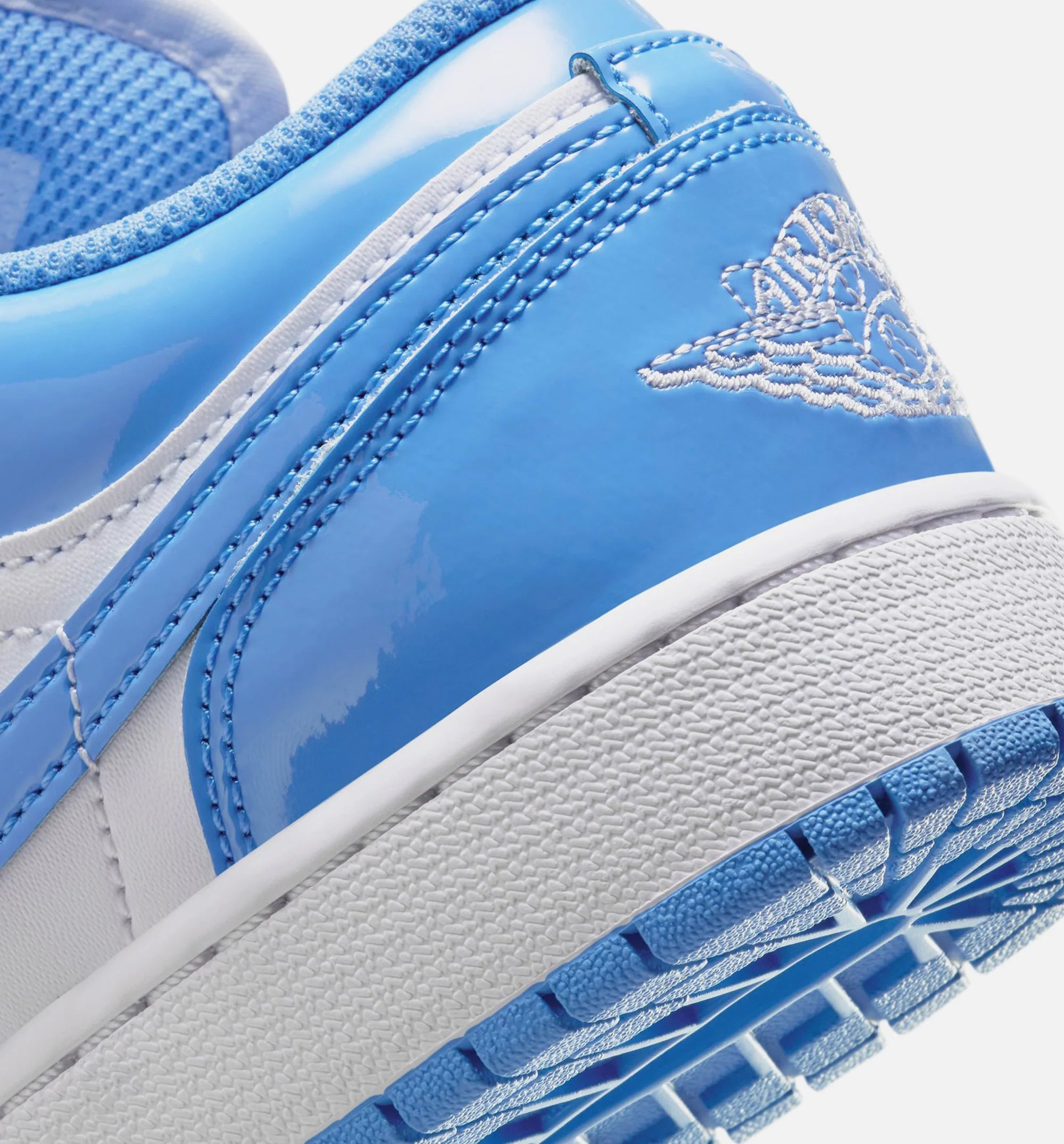Air Jordan 1 Low SE Legend Blue Patent Grade School Lifestyle Shoe White Legend Blue