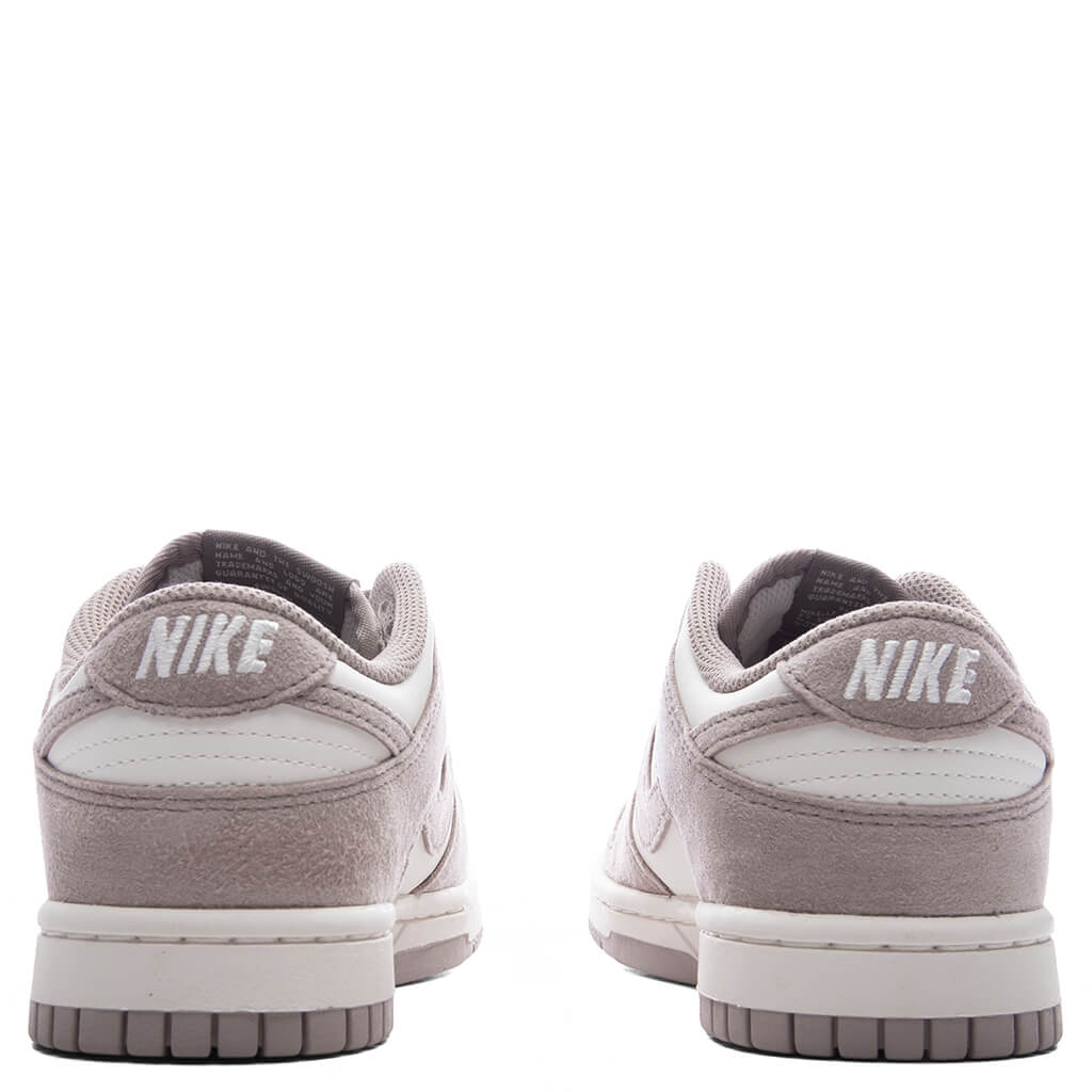 Womens Dunk Low Sail Malt Metallic Gold